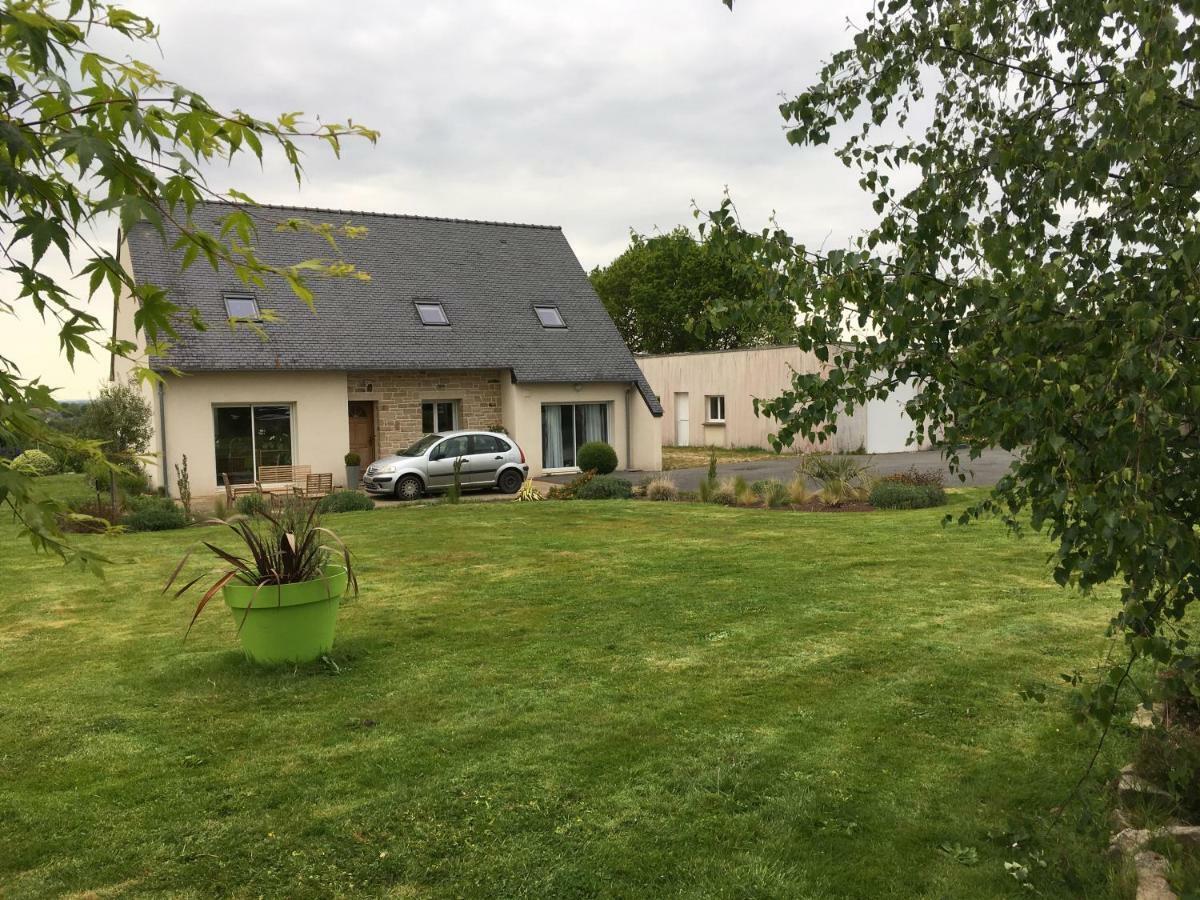 Appartement Ti Laouen Karaez à Carhaix-Plouguer Extérieur photo